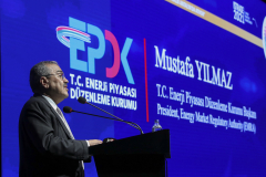 Enerji Piyasası Düzenleme Kurumu (EPDK) Başkanı Mustafa Yılmaz, 11. Türkiye Enerji Zirvesi'ne katılarak konuşma yaptı. ( Celal Güneş - Anadolu Ajansı )